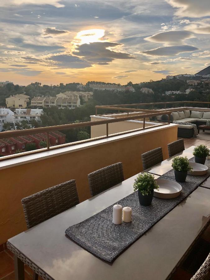 Luxurious Duplex Penthouse With Golf And Sea Views Leilighet Benalmádena Eksteriør bilde